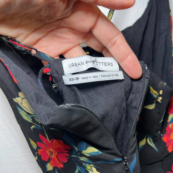 Urban Outfitters Black Floral Dress size XS - Picture 5 of 7